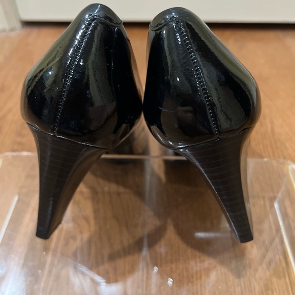 Coach Sheri Black Patent Leather Pumps Shoes Women Sz 8 Career Minimalist - Picture 10 of 12